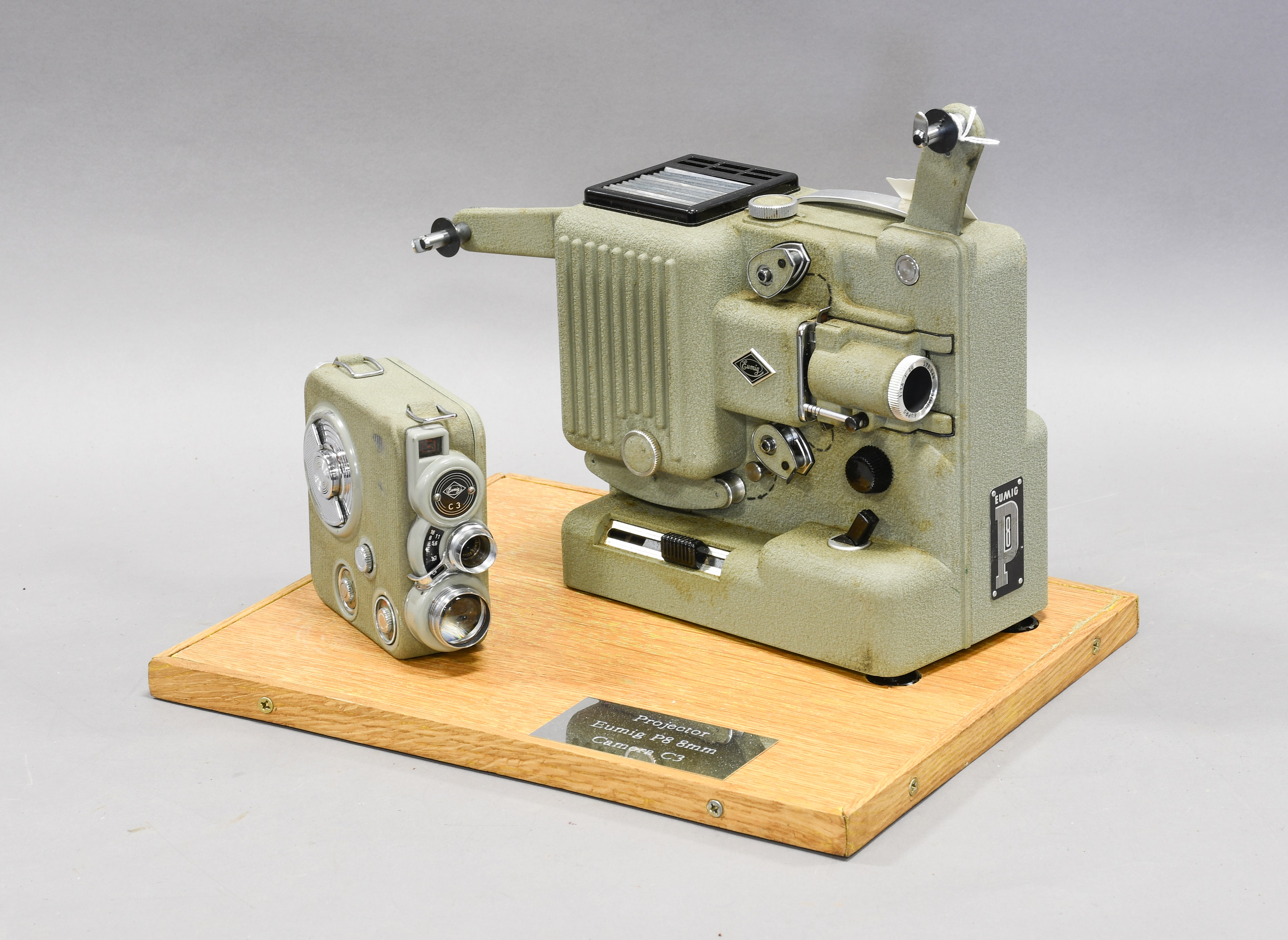 CAMERA EUMIG C 39 BON ETAT AVEC SON ETUI CAMERA EUMIG C 39 BON ETAT AVEC SON ETUI