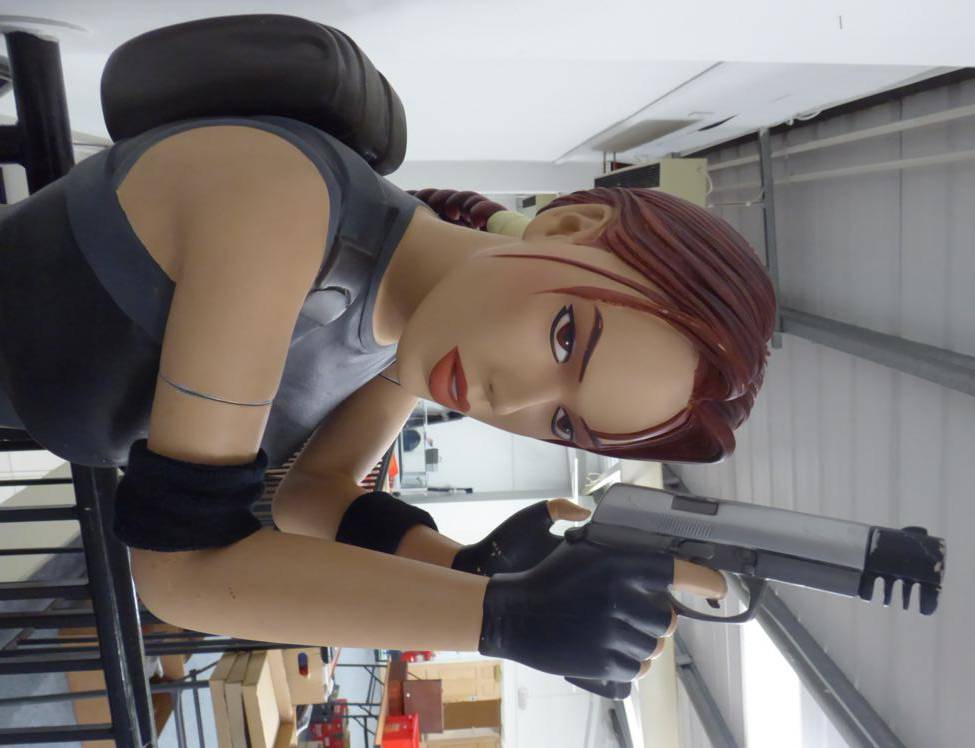 RARE statue Tomb Raider (Lara Croft ) by Omox Muckle Manequin 38 cm - Collection